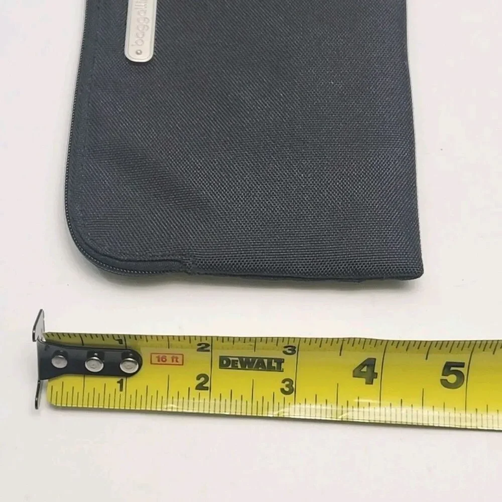 Baggallini Wristlet Wallet Card Slots RFID Nylon Black Flat Zip Small 7.5